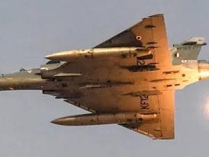Indian warplanes bombed camps and launch pads in Pakistan (Twitter)