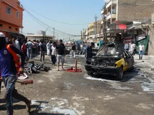 مقتل وإصابة 10 عراقيين في انفجار غربي بغداد