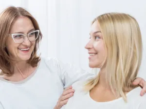 الثرثرة الركن الأساسي الذي يسمح للحماة بالتدخل بحياتكما الزوجية

