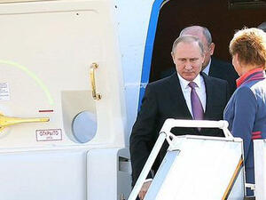 مضيفة طائرة بوتين