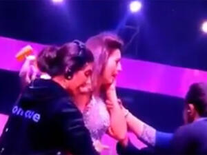 المذيعة بعد صفعها