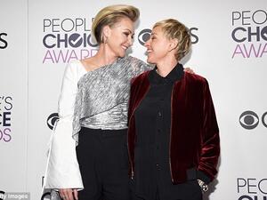 إلين دي جينيريس وزوجتها بورشيا دي روسي 