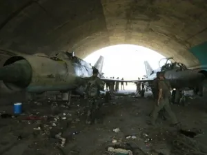 تنظيم الدولة الإسلامية "دمر طائرات روسية في قاعدة جوية سورية"
