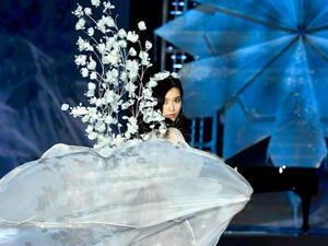 عارضة الأزياء الصينية مينغ شي (thisisinsider.com)