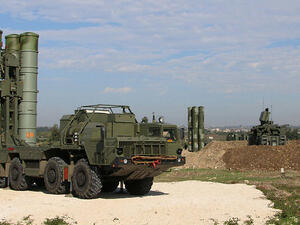 The S-400 Triumf (with the NATO codename Growler) entered service in 2007 and is considered Russia’s most advanced long-range anti-aircraft missile system (AFP/File)