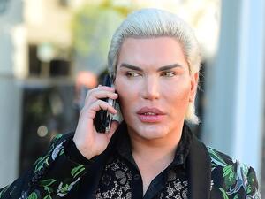 الدمية الإنسان 