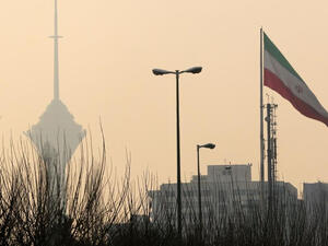 A general view of the Milad telecommunication tower engulfed by smog in the Iranian capital Tehran (AFP/File Photo)	