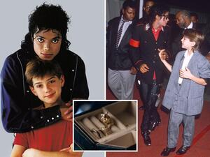 المطرب الأمريكي الراحل مايكل جاكسون