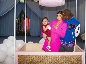 كايلي جينر وترافيس سكوت وستورمي