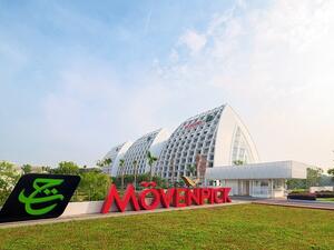 The hotel features 333 rooms and suites with the latest in-room technology.