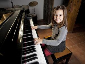 التدرب على العزف يطور الدماغ وينمي قدرات الحواس