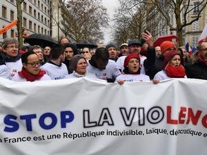 Red Scarves (Twitter)