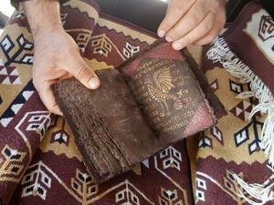 Turkish police recover 16-page historical leather Hebrew manuscript — thought to be stolen from a museum in Syria (Twitter)