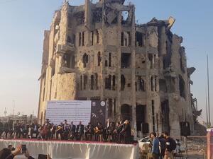 From the top of ISIS execution platform in the city of Mosul, the Iraqi symphony orchestra (Twitter)