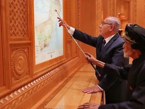 Netanyahu reveals that Oman has given Israeli airline El Al permission to enter its airspace (Twitter)