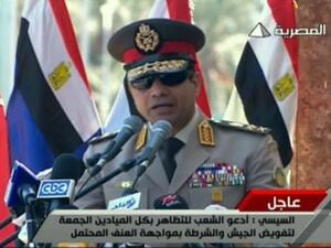 القائد العام للقوات المسلحة المصرية وزير الدفاع الفريق أول عبد الفتاح السيسي.