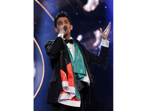 محمد عساف الفائز بلقب عرب أيدول.