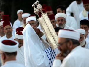 اليوم هناك 750 سامريا موزعين بين حولون قرب تل ابيب وجبل جرزيم "جبلهم المقدس" قرب نابلس.