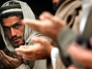 المندس " قام بتخدير 10 من زملائه وقتلهم بالرصاص