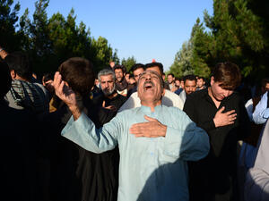 Afghans protesting attack on Shia mosque. (AFP) 