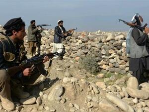 Anti-Daesh militiamen keep watch during clashes with Daesh Takfiri terrorists in Achin district of the eastern province of Nangarhar in Afghanistan. (AFP/ File)