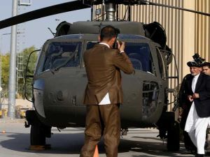 مروحية  “بلاك هوك” الحديثة من طراز “يو إتش60″