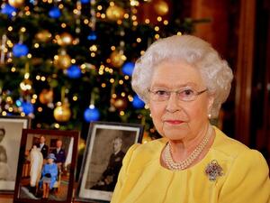 الملكة اليزابيث (Daily Mirror)