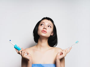 هناك بكتيريا مرتبطة بأمراض اللثة تزيد من خطر الإصابة بالسرطان (shutterstock.com)