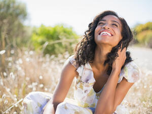 لا شك ان صاحبات البشرة السمراء لديهن سحر خاص