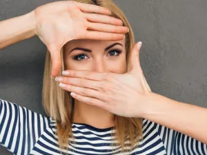 نلجأ في اغلب الاحيان لبعض العادات السيئة تؤثر سلبا على صحة عينيك