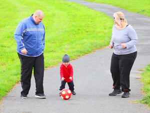 يعاني بعض الاطفال من مشكلات في الوزن ويمكن أن تتحول الزيادة سمنة 