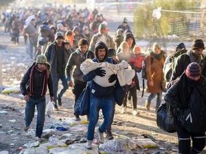 Refugees making their way through the Balkans to Germany (AFP/file) 