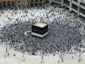 Muslim pilgrims from around the world circle around the Kaaba at the Grand Mosque in the Saudi city of Mecca on September 9, 2016 (AFP/File) 