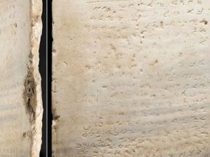 The most ancient copy of theTen Commandments was sold at a US auction for $850,000. (Twitter) 