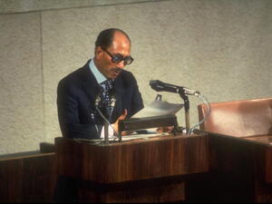  الرئيس الراحل أنور السادات (1918-1981)