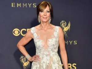 المشاهير بفساتين ساحرة من أشهر المصممين العرب في حفل الـ Emmy 