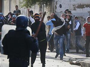 مواجهات بين الشرطة والمتظاهرين في الجزائر.