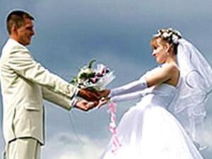 "التضحية والتنازلات" من أهم أسباب الزواج الناجح. "التضحية والتنازلات" من أهم أسباب الزواج الناجح.