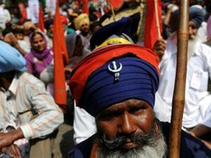 لا يوجد حلاق هندي في بيروت!. لا يوجد حلاق هندي في بيروت!.