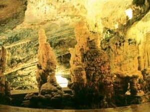 مغارة جعيتا في لبنان. مغارة جعيتا في لبنان.