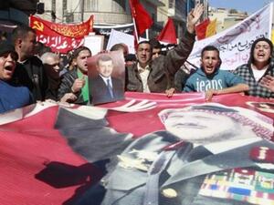 جانب من التظاهرات في عمان والمطالبة بالإصلاح. جانب من التظاهرات في عمان والمطالبة بالإصلاح.