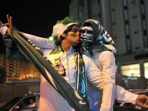 شباب سعودي يحتفل بالعيد الوطني السعودي. شباب سعودي يحتفل بالعيد الوطني السعودي.