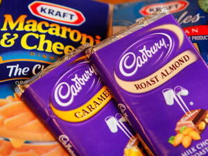 الحكومة توزع جبن الكرافت  على المواطنين في الكويت!. الحكومة توزع جبن الكرافت  على المواطنين في الكويت!.