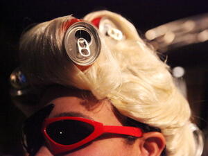 تشتهر ليدي غاغا بصرعاتها الغريبة!!