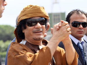 الرئيس الليبي معمر القذافي معروف بآرائه الغريبة!!