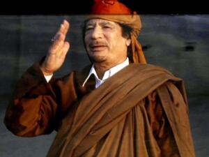 القذافي متضامن مع المعارضة!! القذافي متضامن مع المعارضة!!