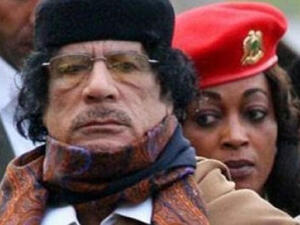 من بين "ستات" كثر، من هي الست اللي ورا القذافي؟!!