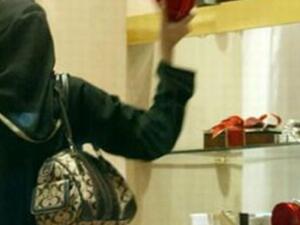 اللون الأحمر يرمز للحب 