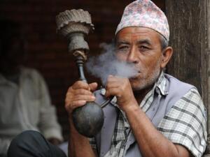 مسموح بالتدخين في جميع الأوقات بحسب  قانون منع التدخين في جمهورية الحمص. مسموح بالتدخين في جميع الأوقات بحسب  قانون منع التدخين في جمهورية الحمص.