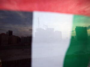 يوجد عدد كبير من العمالة الوافدة في دولة الإمارات.